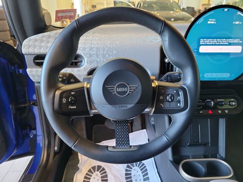 Used 2025 MINI Cooper S FWD image 21