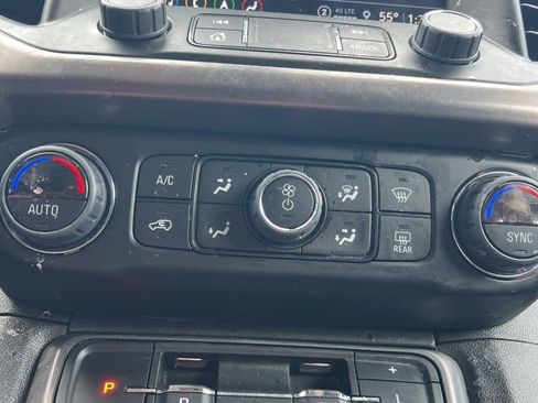 Used 2023 GMC Acadia AT4 image 31