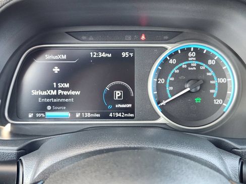 Certified 2025 Nissan Leaf S FWD image 12