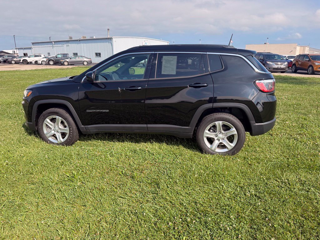 Used 2023 Jeep Compass Latitude AWD/4WD image 4