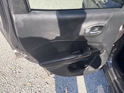 Used 2020 Jeep Compass Limited image 12