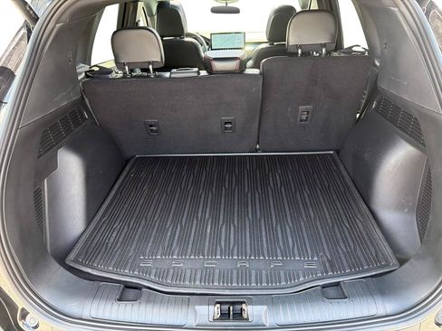 Used 2025 Ford Escape ST-Line w/ Tech Pack #1 FWD image 9