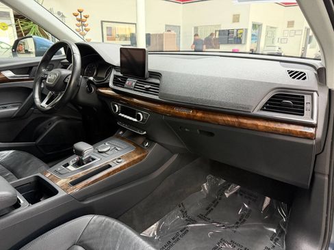 Used 2018 Audi Q5 2.0T Premium w/ Convenience Package AWD/4WD image 19