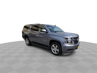 Used 2018 Chevrolet Suburban LT video 2
