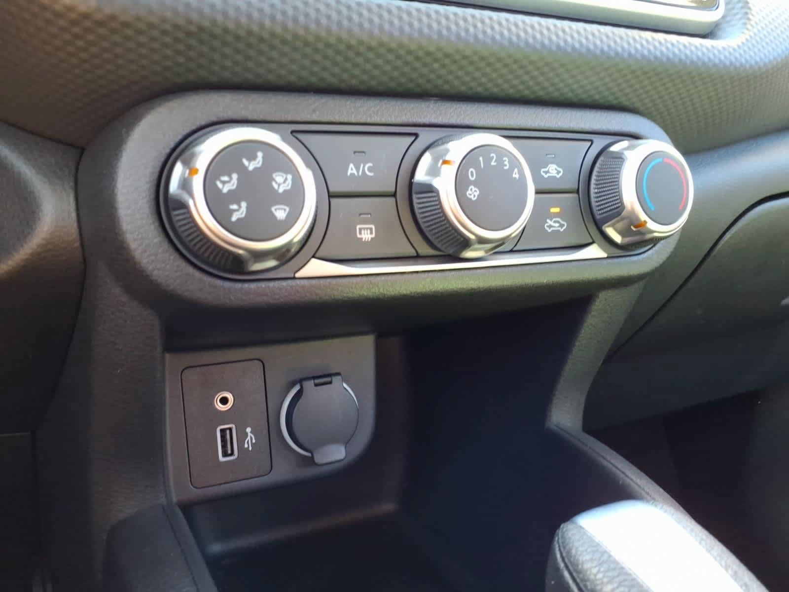 Used 2023 Nissan Kicks S FWD image 18