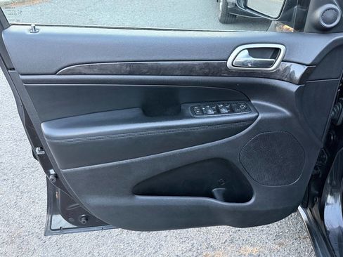 Used 2012 Jeep Grand Cherokee Laredo image 13