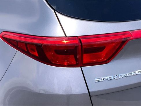 Used 2019 Kia Sportage LX FWD image 29