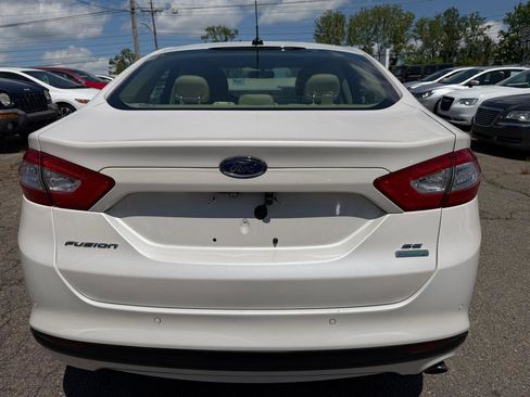 Used 2015 Ford Fusion SE w/ Equipment Group 202A FWD image 6