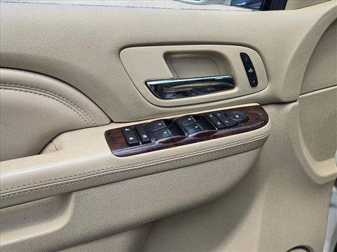 Used 2011 Cadillac Escalade 4WD Hybrid image 10