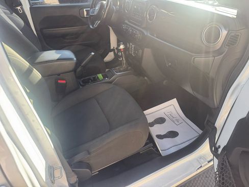 Used 2021 Jeep Wrangler Unlimited Sahara w/ Dual Top Group image 12