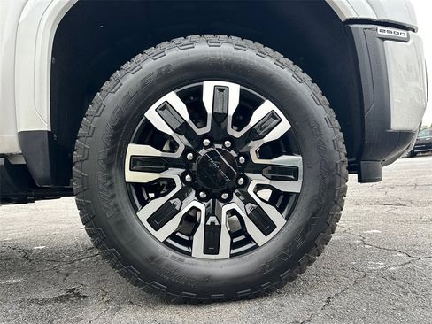 Used 2025 GMC Sierra 2500 Denali Ultimate image 13