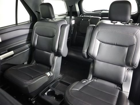 Certified 2020 Ford Explorer XLT w/ Equipment Group 202A AWD/4WD image 30