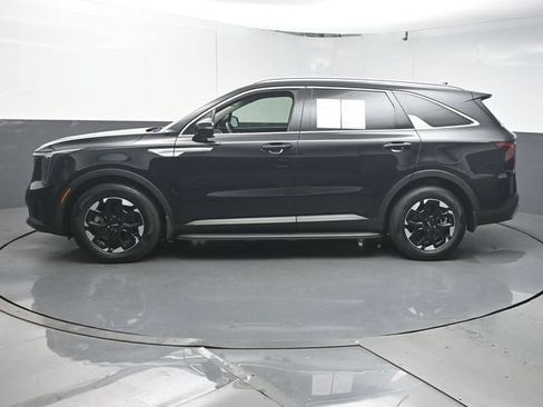 Used 2025 Kia Sorento S FWD image 5