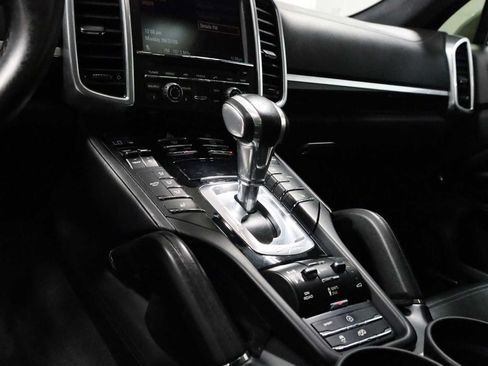 Used 2016 Porsche Cayenne GTS AWD/4WD image 29