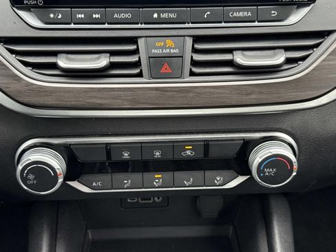 Used 2025 Nissan Altima 2.5 SV image 11