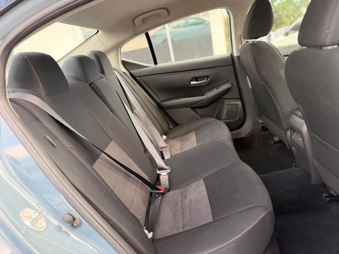 Used 2025 Nissan Sentra SR FWD image 16