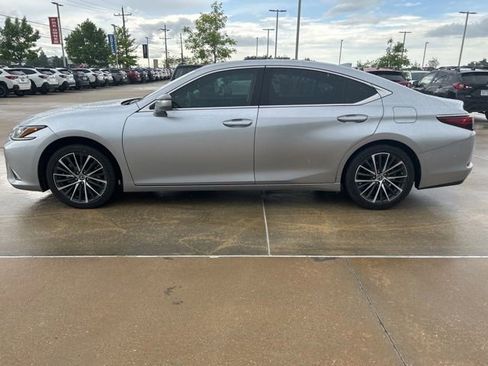 Used 2024 Lexus ES 350 w/ Premium Package FWD image 4