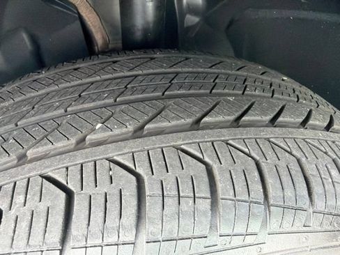 Used 2025 Mercedes-Benz GLB 250 4MATIC image 26