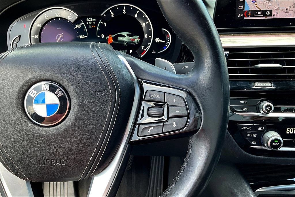 Used 2019 BMW 530i w/ Convenience Package RWD image 12