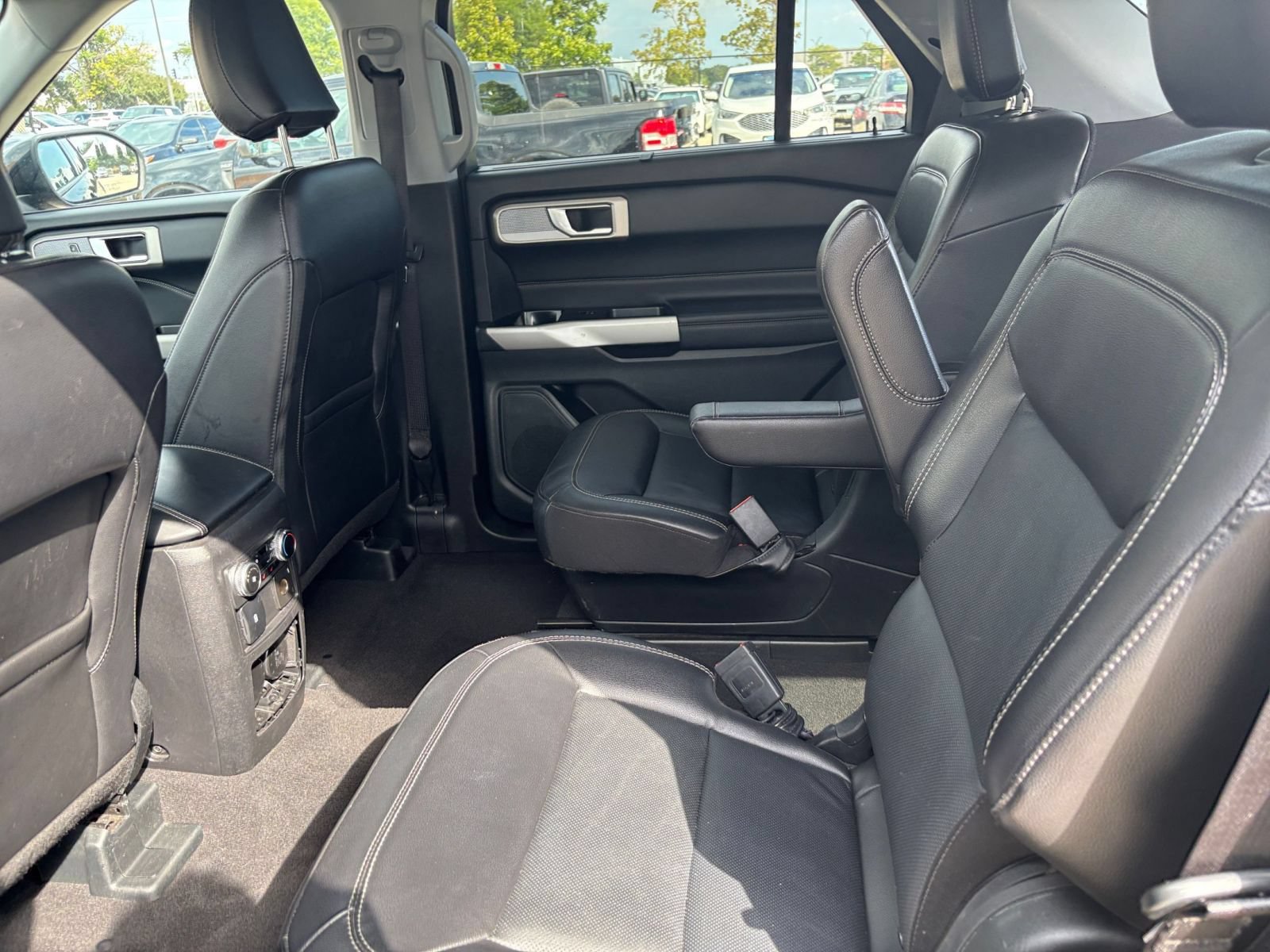 Used 2024 Ford Explorer Limited RWD image 26