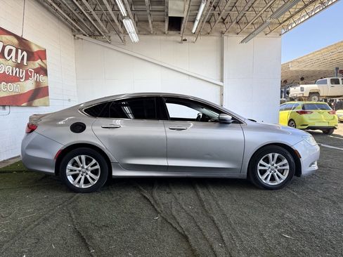 Used 2015 Chrysler 200 Limited image 5