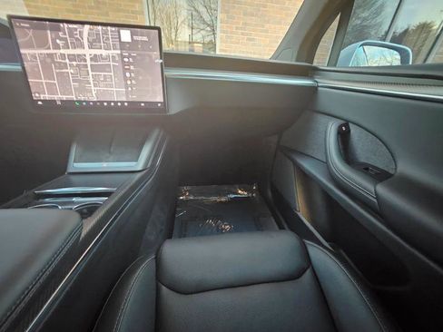 Used 2024 Tesla Model X Plaid image 57