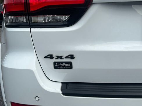 Used 2020 Jeep Grand Cherokee Altitude image 14