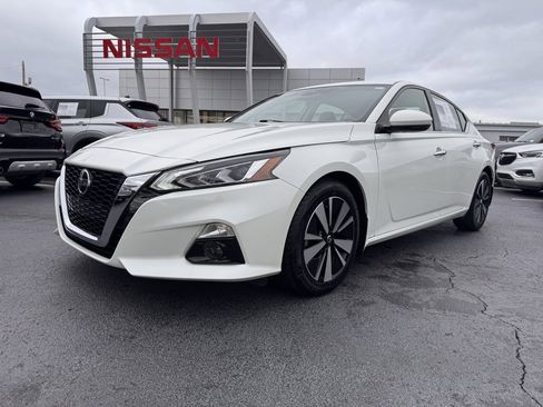 Used 2022 Nissan Altima 2.5 SL image 1