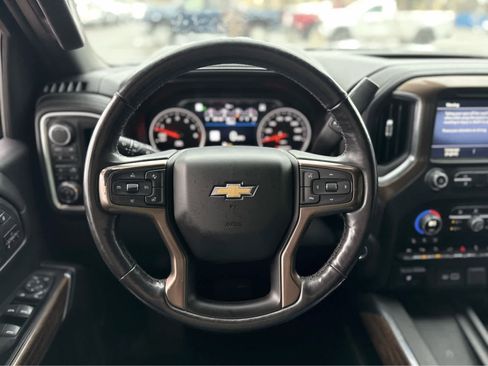 Used 2019 Chevrolet Silverado 1500 High Country w/ Technology Package image 18