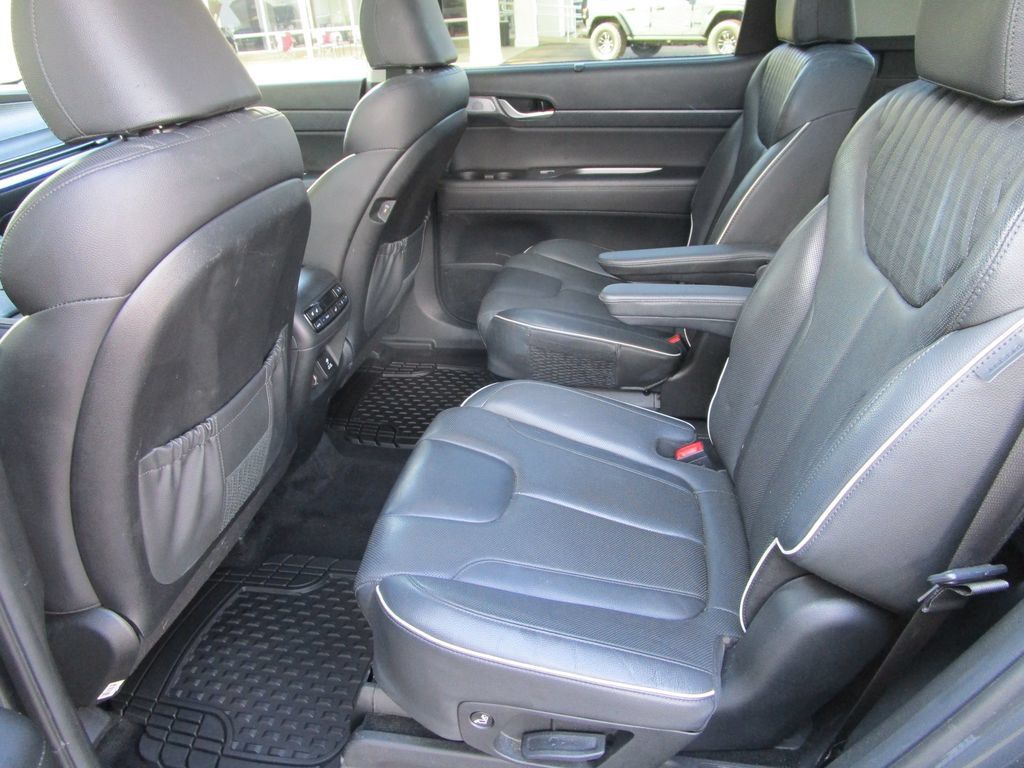 Used 2024 Hyundai Palisade Limited FWD image 20