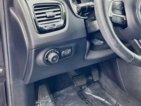 Used 2018 Jeep Compass Limited AWD/4WD image 7