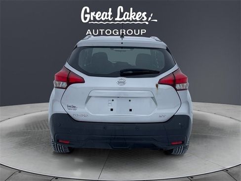 Used 2020 Nissan Kicks SV image 4