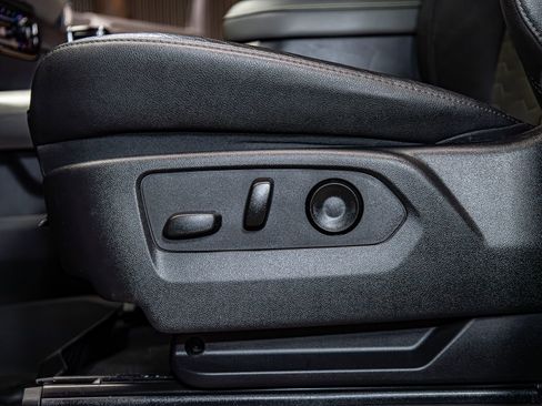 Used 2022 Chevrolet Silverado 1500 ZR2 w/ Technology Package image 22