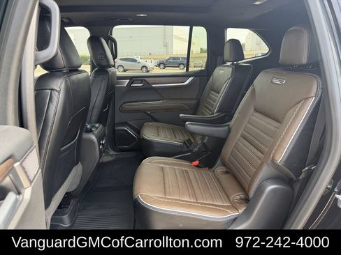 New 2026 GMC Acadia Denali Ultimate w/ LPO, Floor Liner Package AWD/4WD image 25