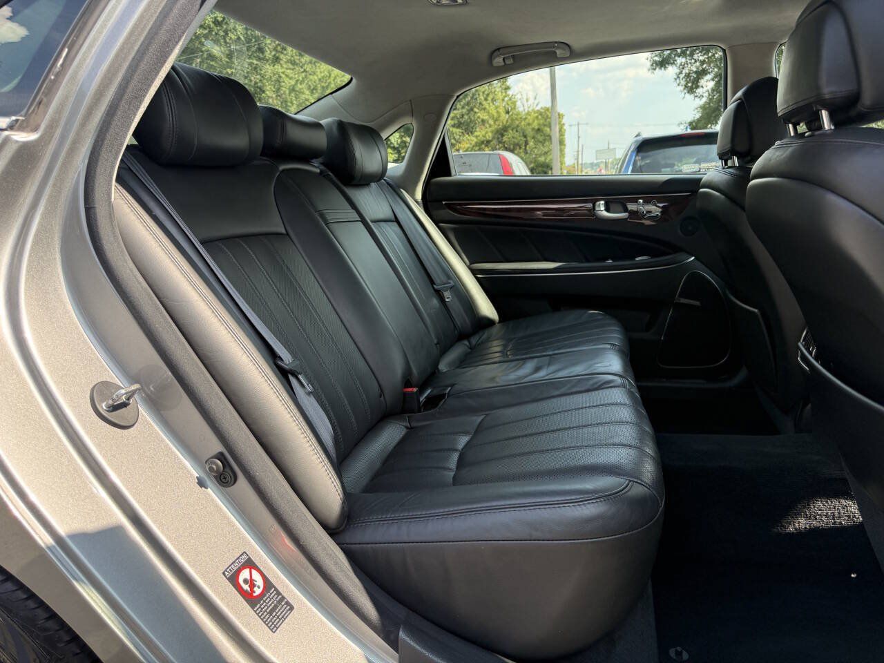 Used 2012 Hyundai Equus Signature RWD image 16