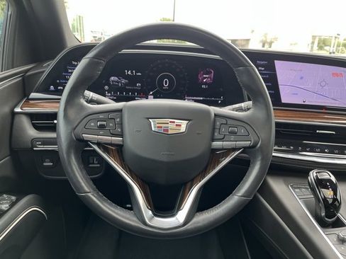 Used 2023 Cadillac Escalade ESV Premium Luxury image 15