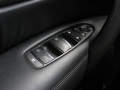 Used 2021 Nissan Armada SL w/ Captain's Chairs Package AWD/4WD image 9