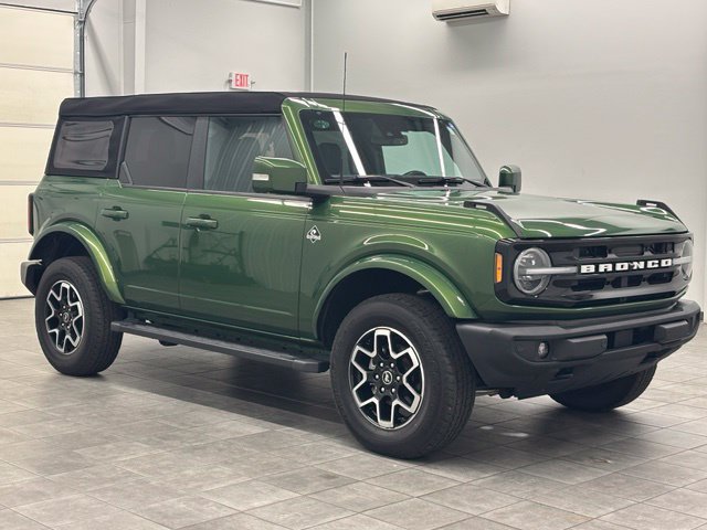 Used 2023 Ford Bronco Outer Banks AWD/4WD image 1