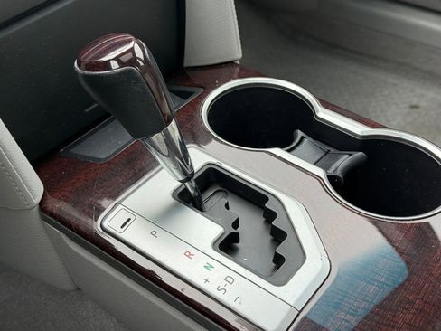 Used 2014 Toyota Camry XLE image 18