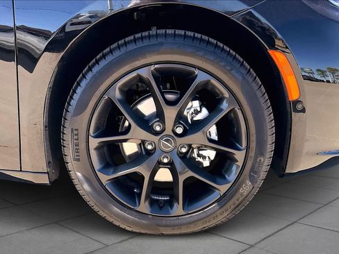 New 2026 Chrysler Pacifica Limited w/ S Appearance Package FWD image 11