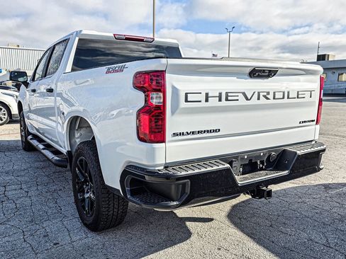 Used 2026 Chevrolet Silverado 1500 Custom Trail Boss w/ Turbomax Blackout Package image 4