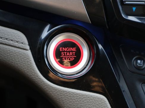 Used 2018 Honda Odyssey Elite image 32