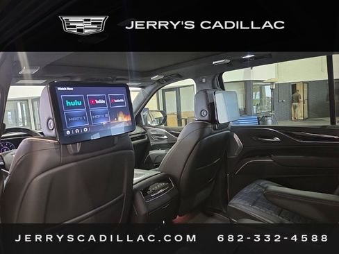 Used 2023 Cadillac Escalade ESV V image 19