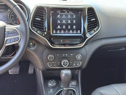 Used 2019 Jeep Cherokee Limited AWD/4WD image 21