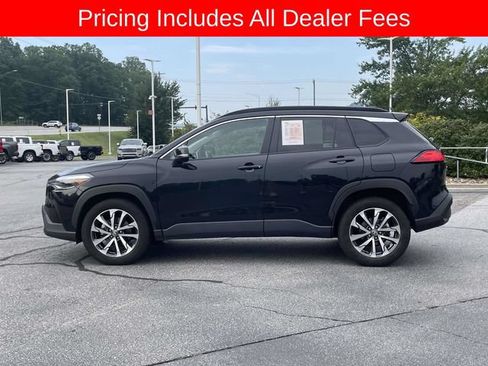 Used 2025 Toyota Corolla Cross XLE AWD/4WD image 2