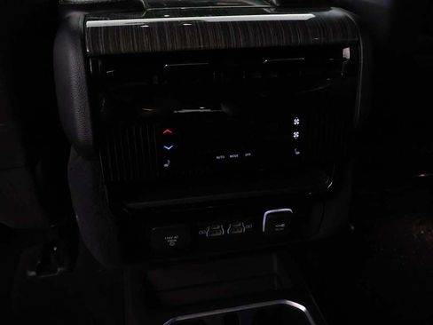 Used 2022 Jeep Wagoneer Series III w/ Flexible Seating Group AWD/4WD image 54