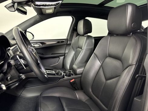 Certified 2024 Porsche Macan Turbo AWD/4WD image 5