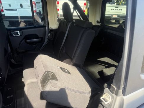 Used 2023 Jeep Wrangler Unlimited w/ Cold Weather Group AWD/4WD image 39