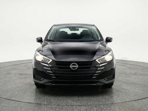 Used 2025 Nissan Versa SV image 2