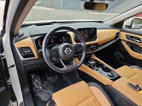 Used 2023 Nissan Rogue Platinum w/ Platinum Premium Package image 17